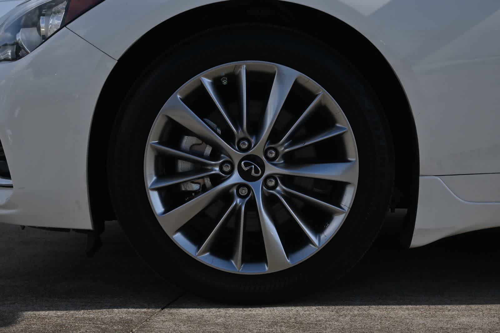 2023 INFINITI Q50 LUXE
