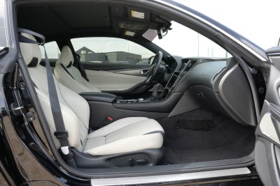2022 INFINITI Q60 LUXE
