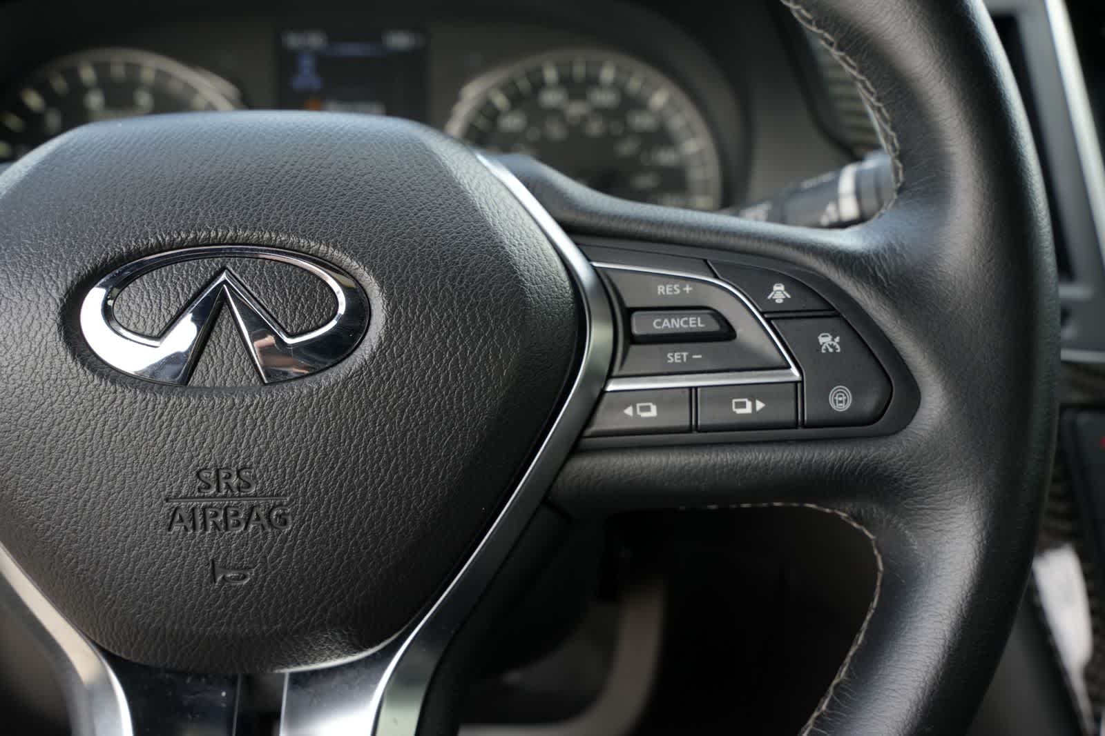 2022 INFINITI Q60 LUXE