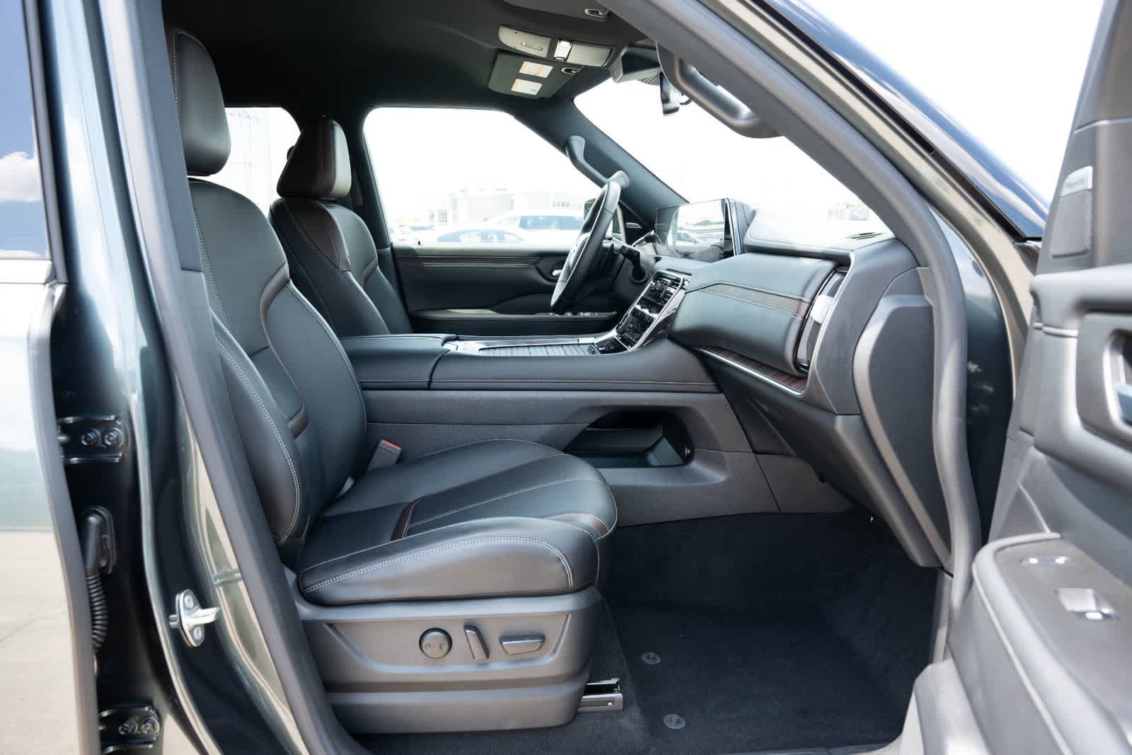 2025 Nissan Armada SL