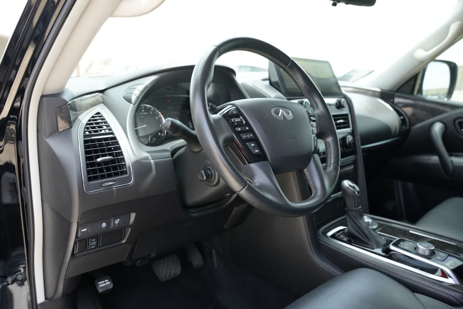 2022 INFINITI QX80 LUXE