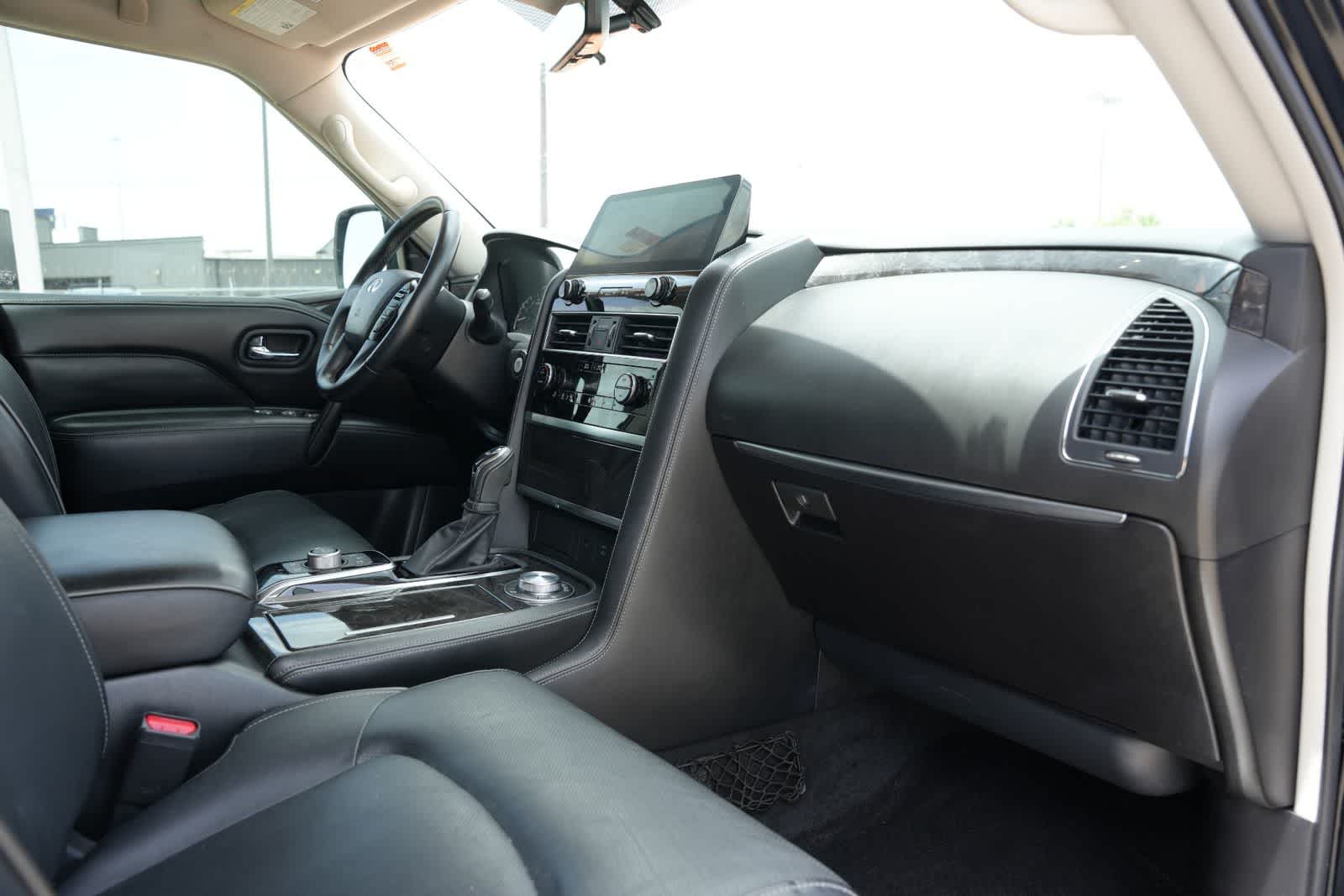 2022 INFINITI QX80 LUXE
