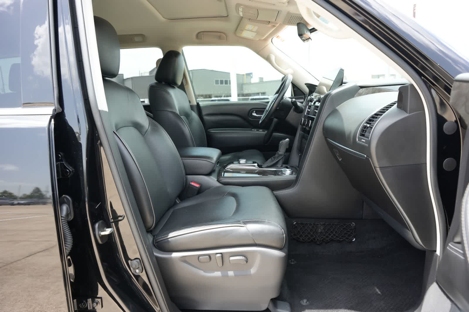2022 INFINITI QX80 LUXE