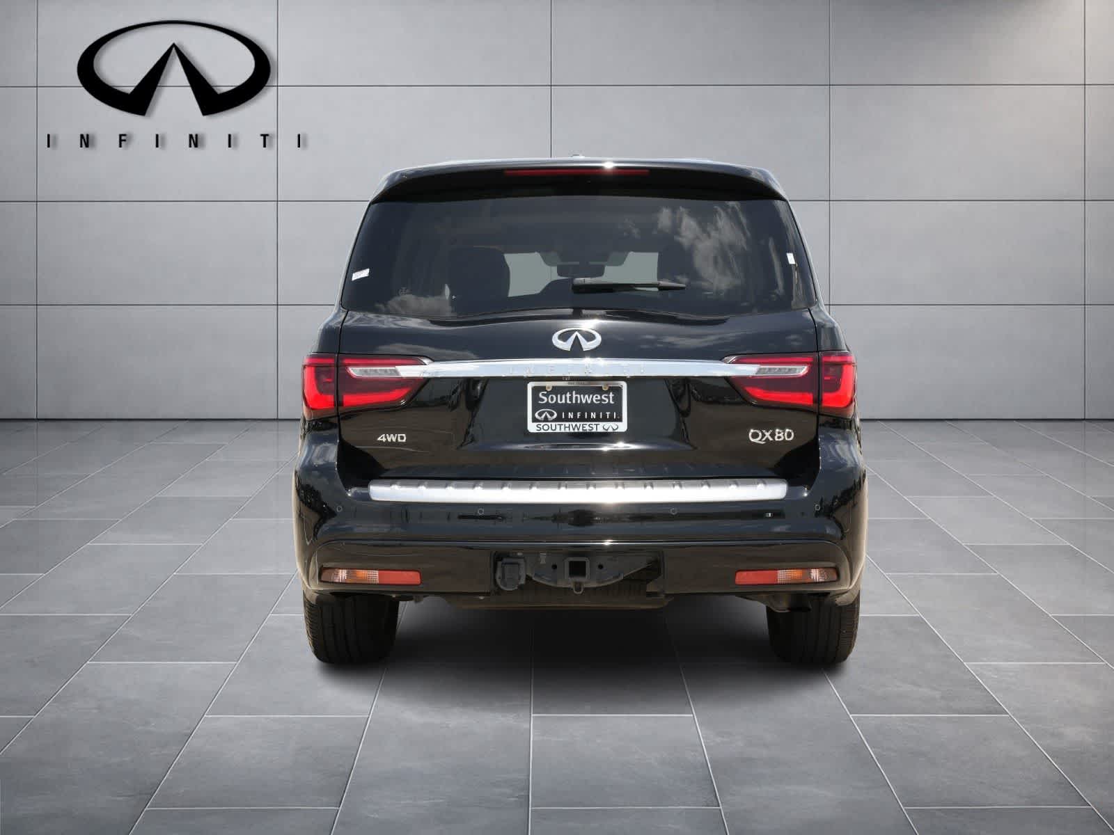 2022 INFINITI QX80 LUXE