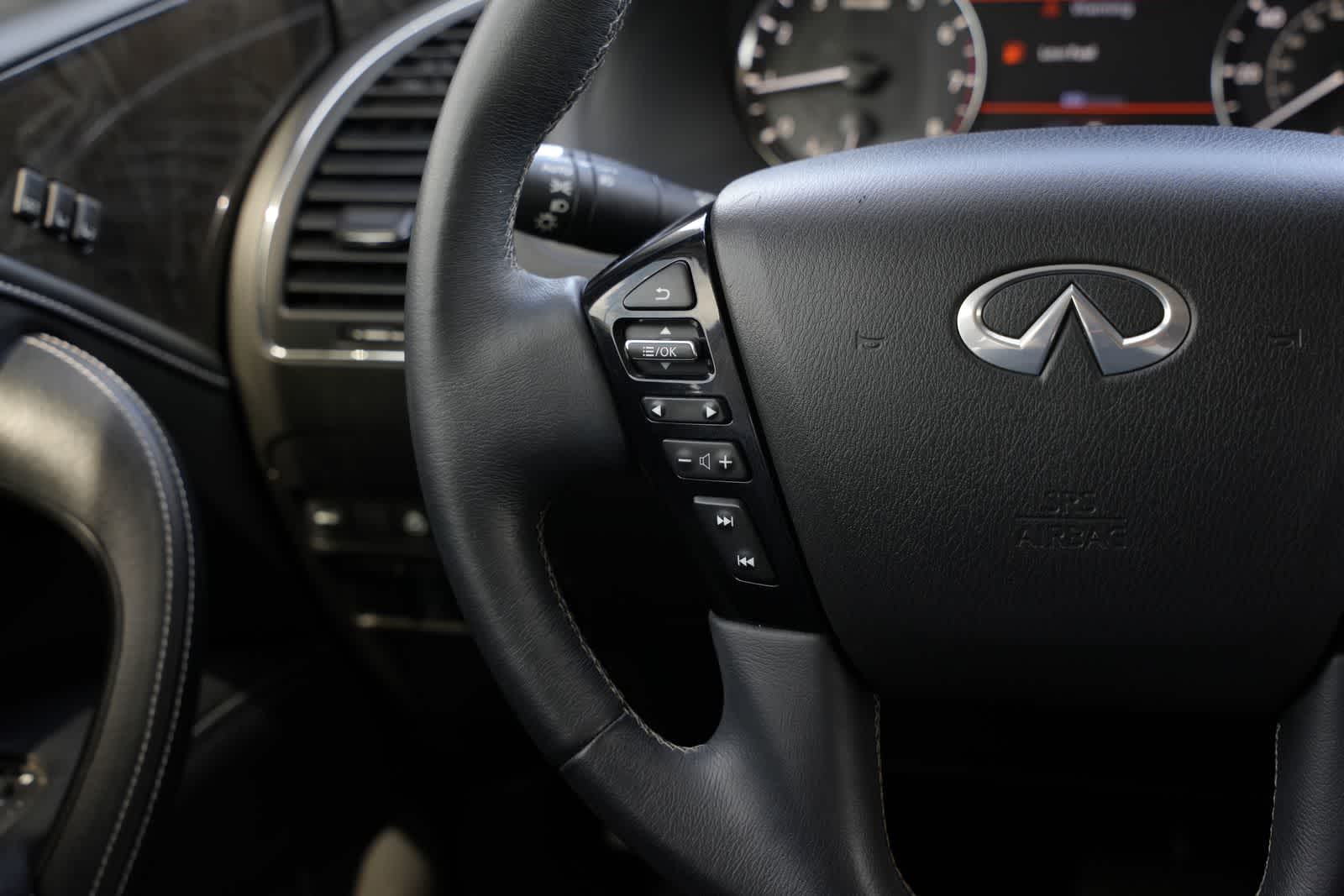 2023 INFINITI QX80 LUXE