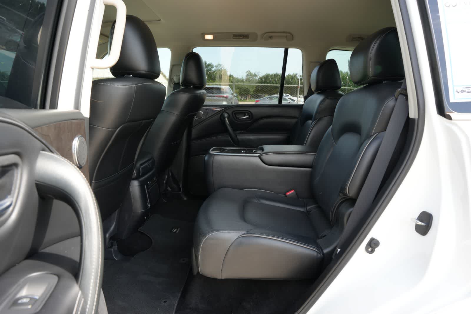 2023 INFINITI QX80 LUXE