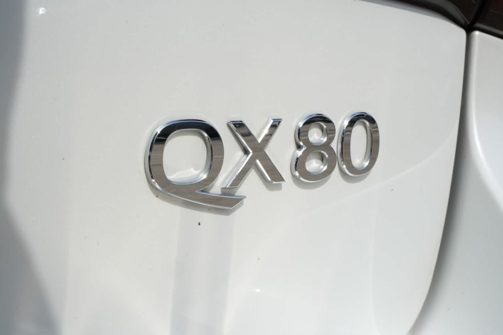 2023 INFINITI QX80 LUXE
