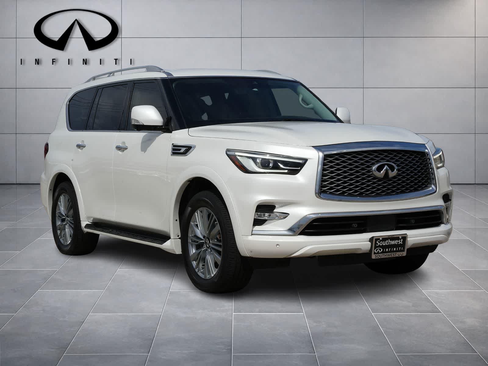 2023 INFINITI QX80 LUXE