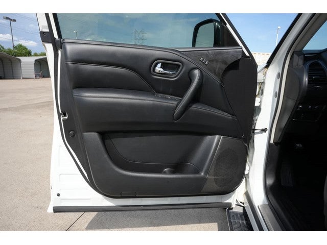 2023 INFINITI QX80 LUXE