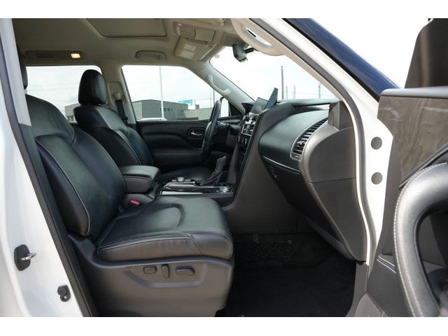 2023 INFINITI QX80 LUXE