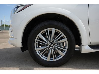 2023 INFINITI QX80 LUXE