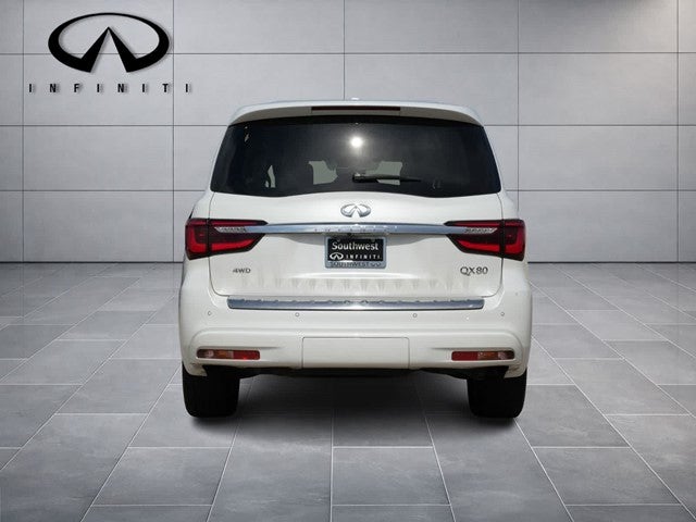 2023 INFINITI QX80 LUXE