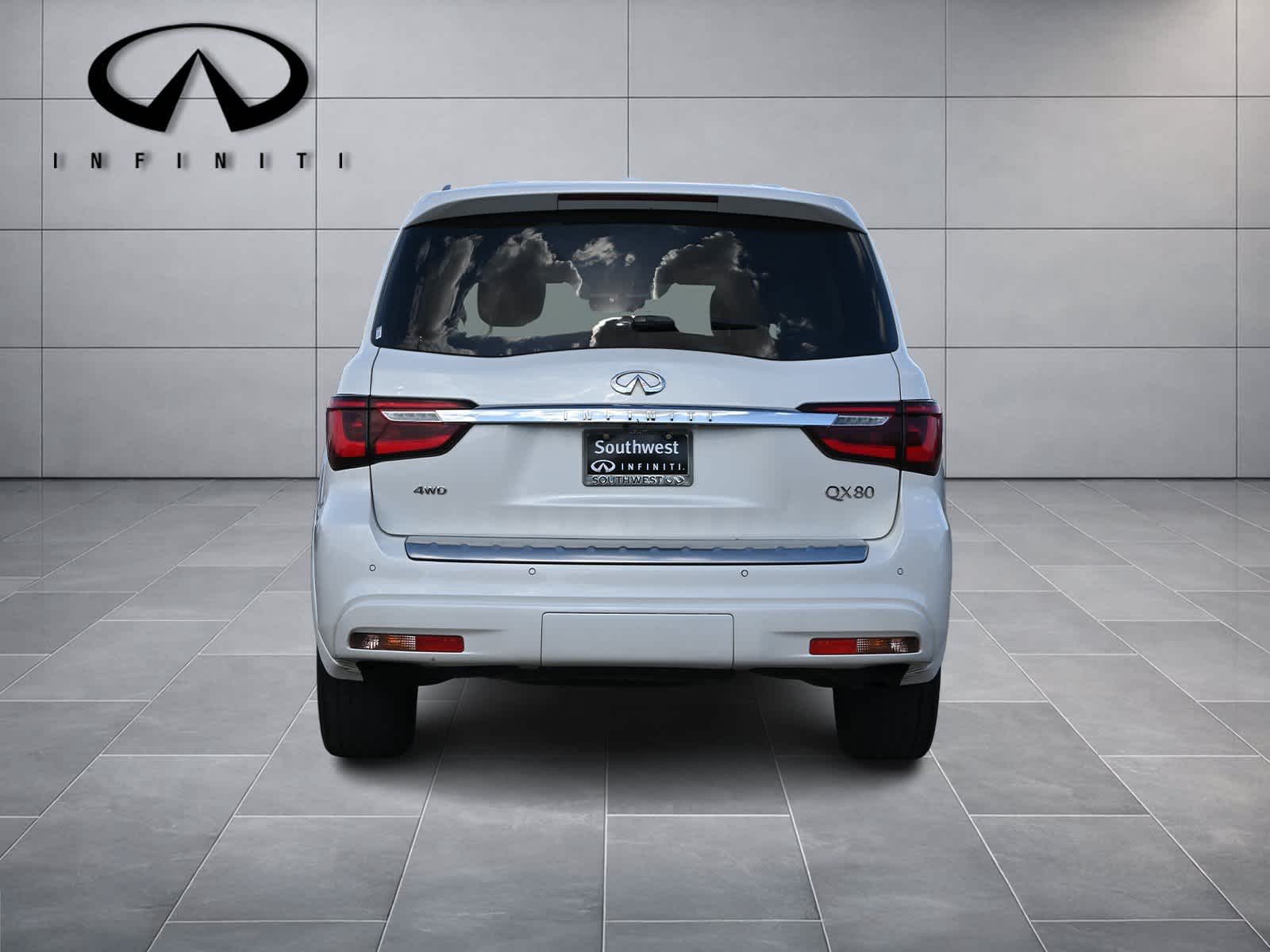 2022 INFINITI QX80 LUXE