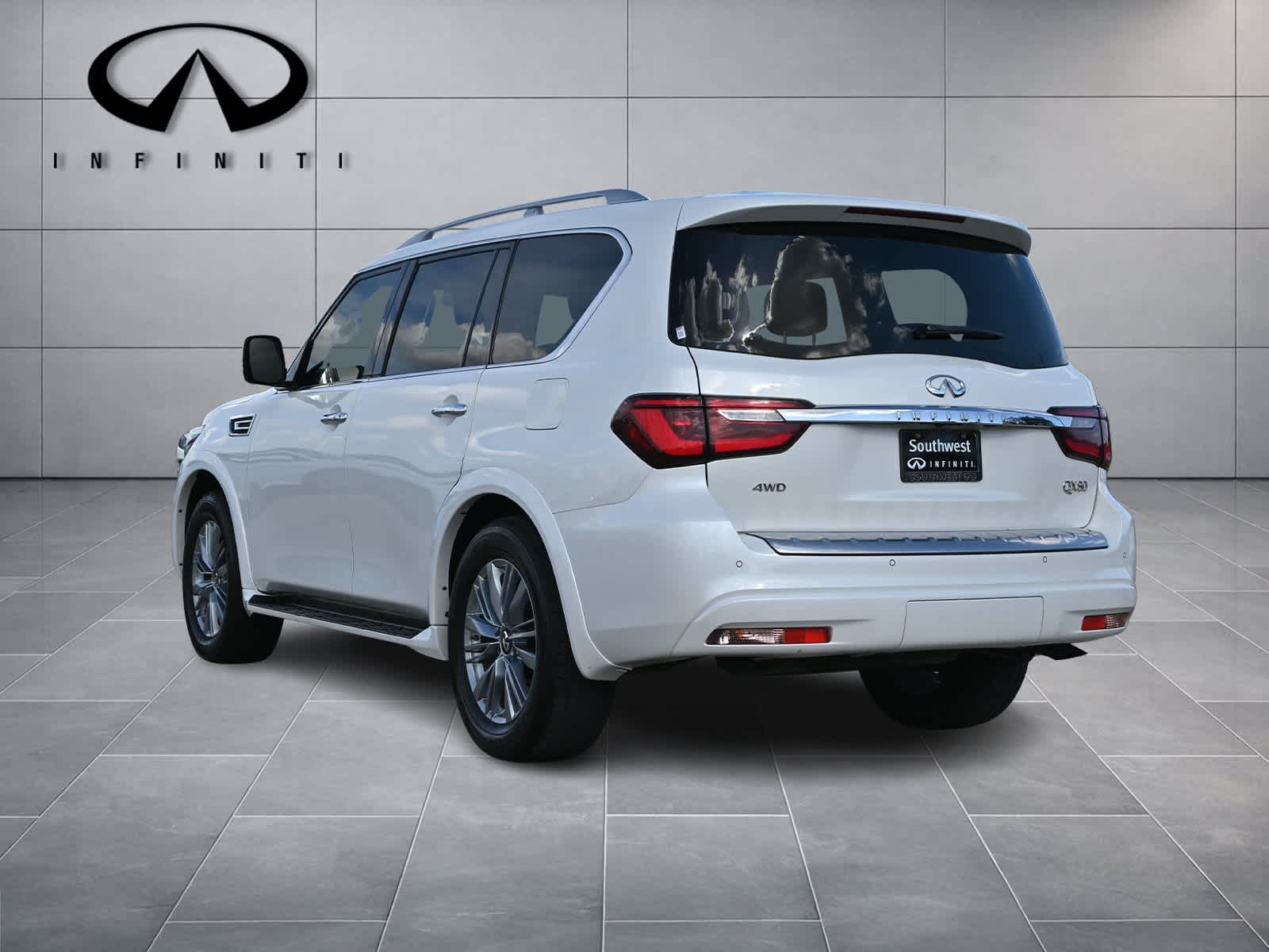 2022 INFINITI QX80 LUXE