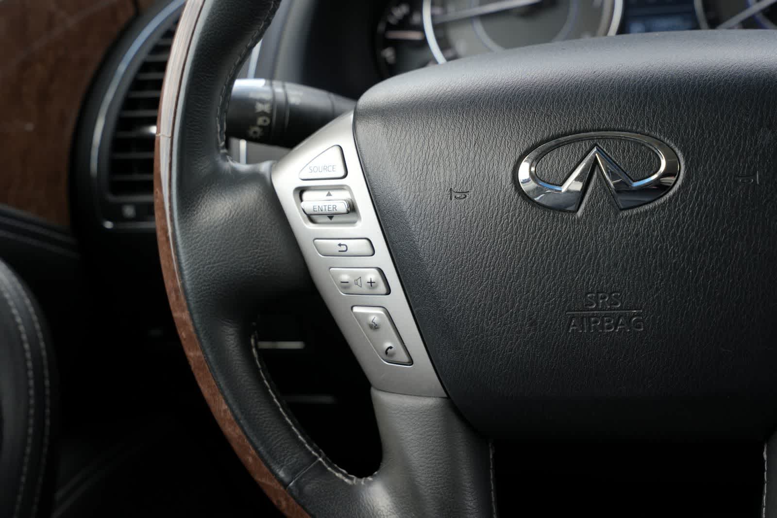 2017 INFINITI QX80 RWD