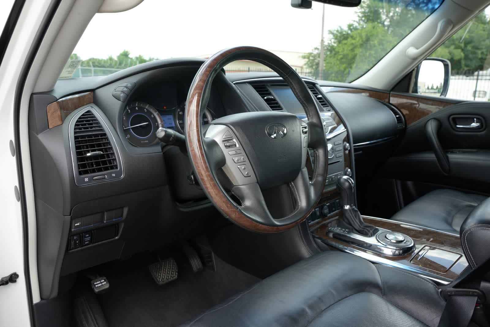 2017 INFINITI QX80 RWD