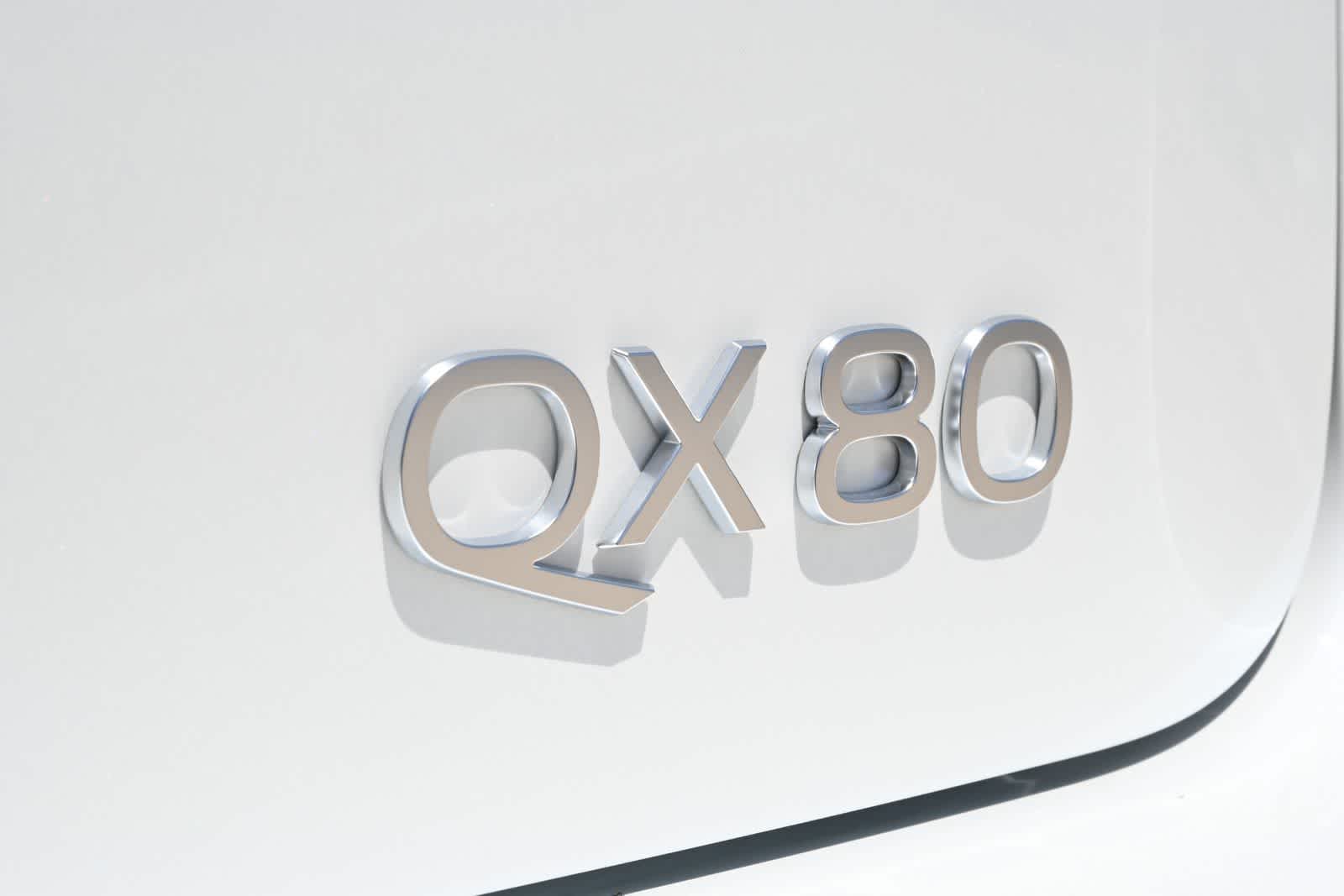 2027 INFINITI QX80 PURE