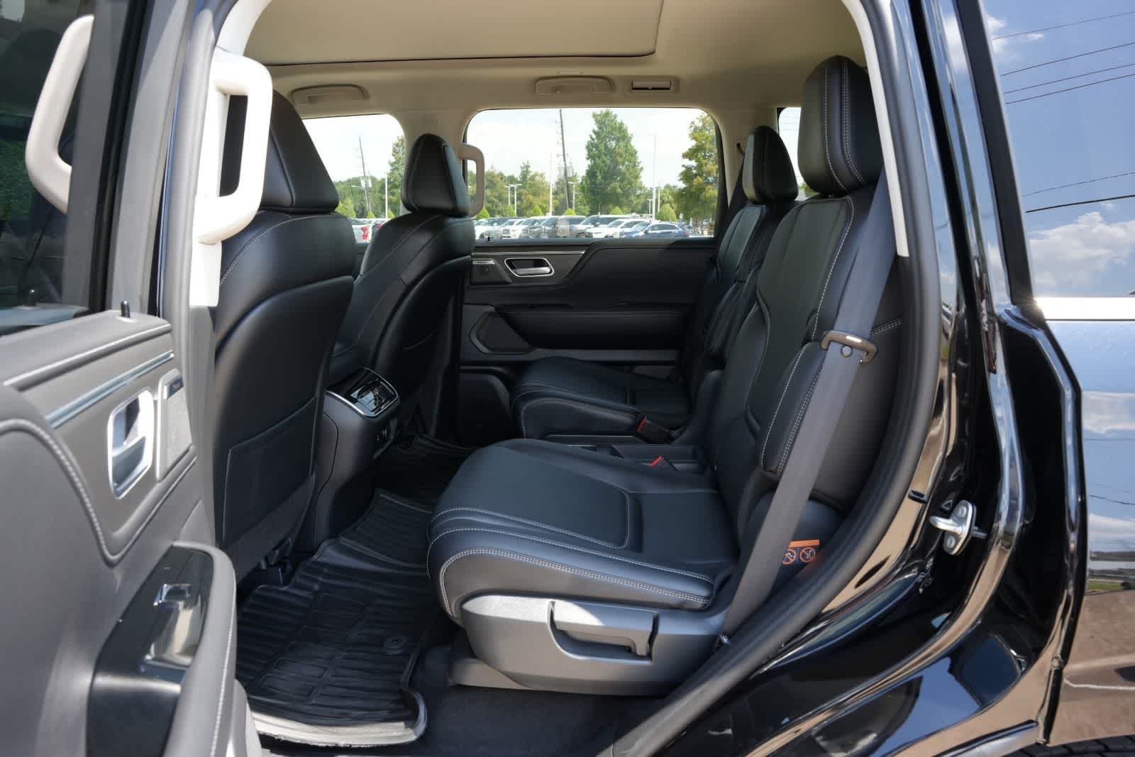 2027 INFINITI QX80 PURE