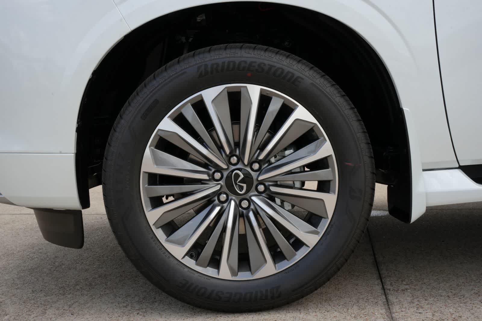 2027 INFINITI QX80 LUXE