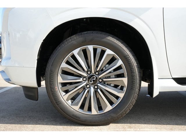 2027 INFINITI QX80 LUXE