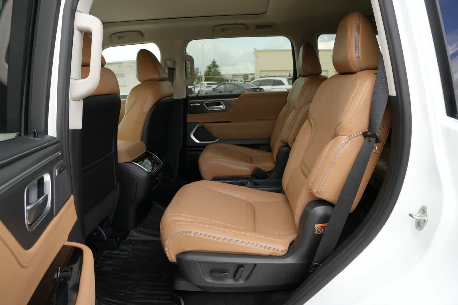 2027 INFINITI QX80 LUXE