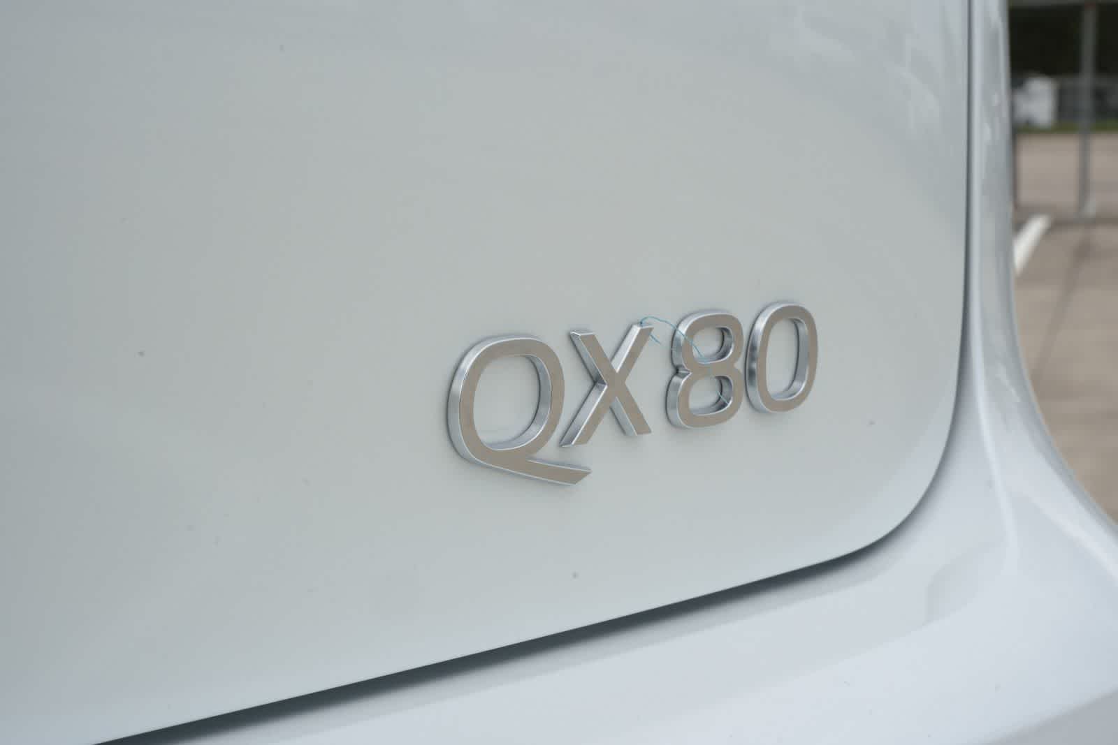 2027 INFINITI QX80 LUXE