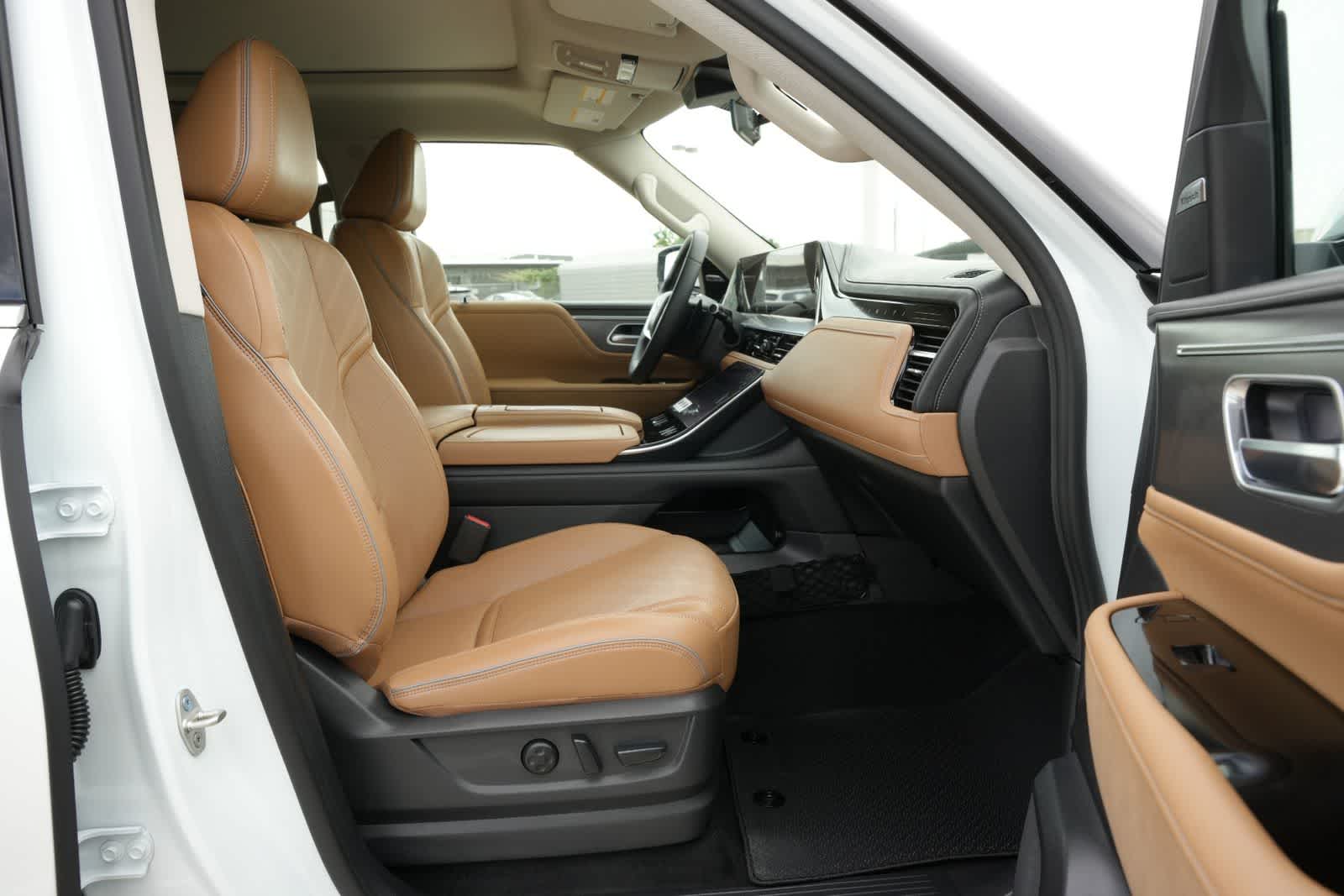 2027 INFINITI QX80 LUXE