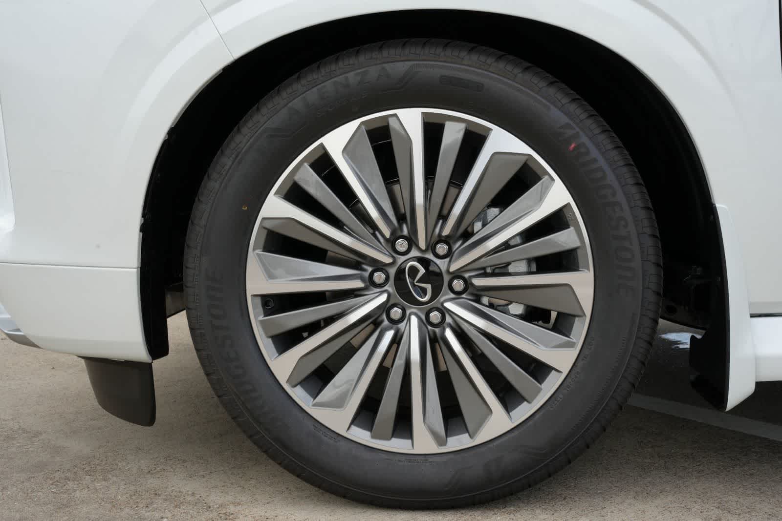 2027 INFINITI QX80 LUXE