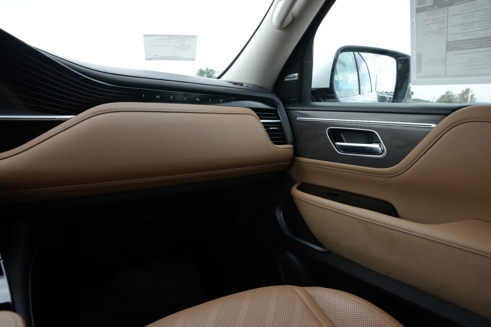 2027 INFINITI QX80 LUXE