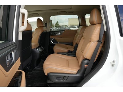2027 INFINITI QX80 LUXE