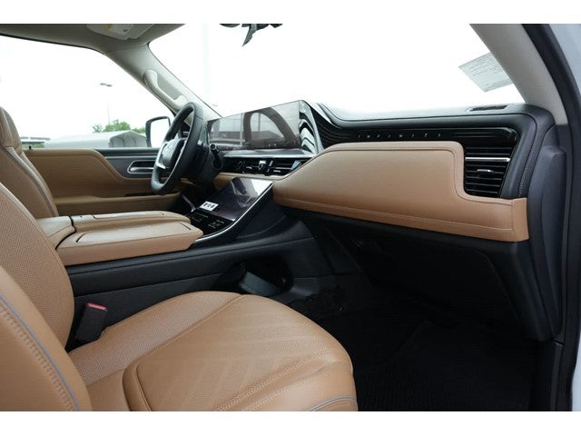 2027 INFINITI QX80 LUXE