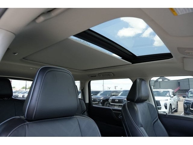 2027 INFINITI QX80 LUXE