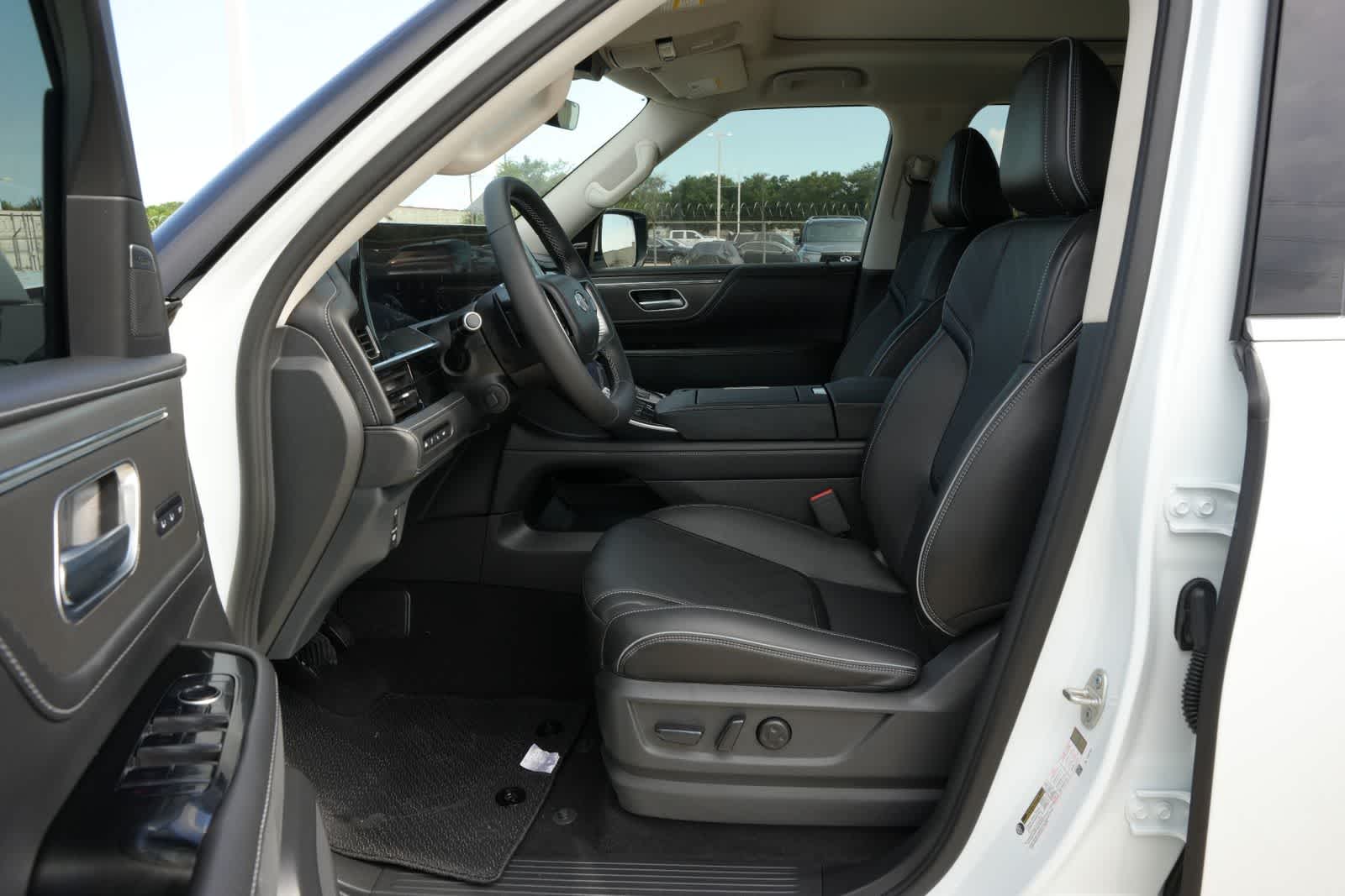 2027 INFINITI QX80 LUXE