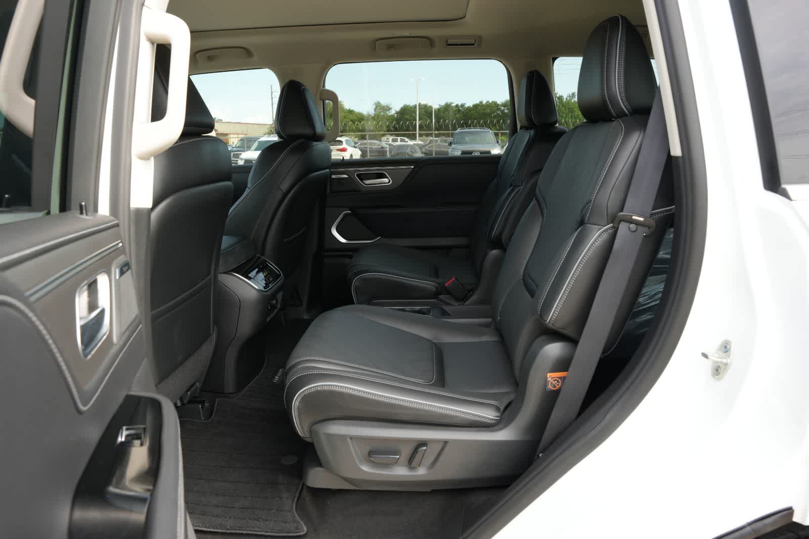 2027 INFINITI QX80 LUXE