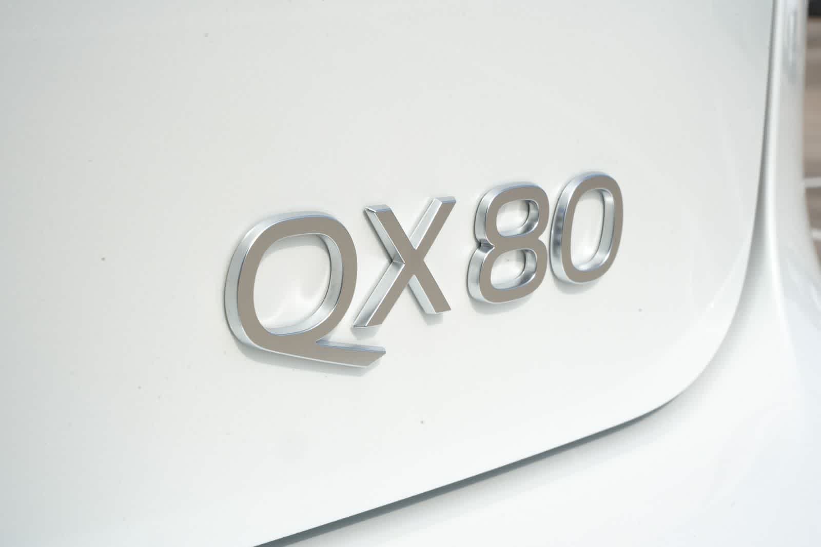 2027 INFINITI QX80 LUXE