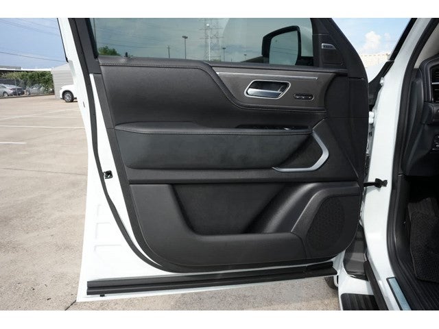 2027 INFINITI QX80 LUXE