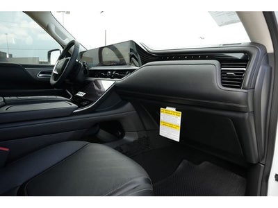 2027 INFINITI QX80 LUXE