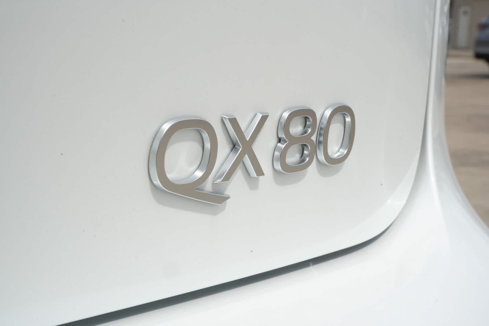 2027 INFINITI QX80 LUXE