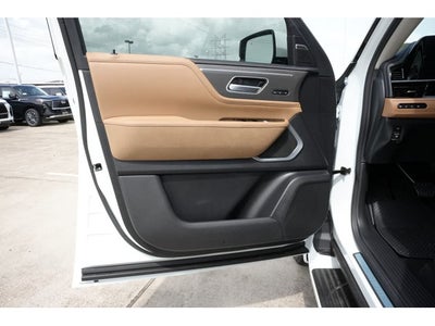 2027 INFINITI QX80 LUXE