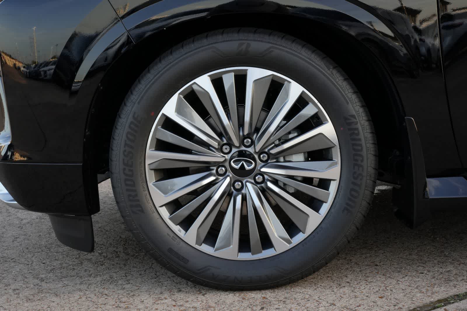 2027 INFINITI QX80 LUXE