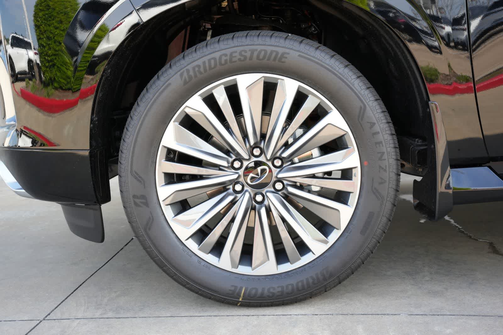 2027 INFINITI QX80 LUXE