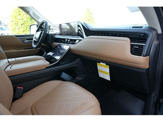 2027 INFINITI QX80 LUXE