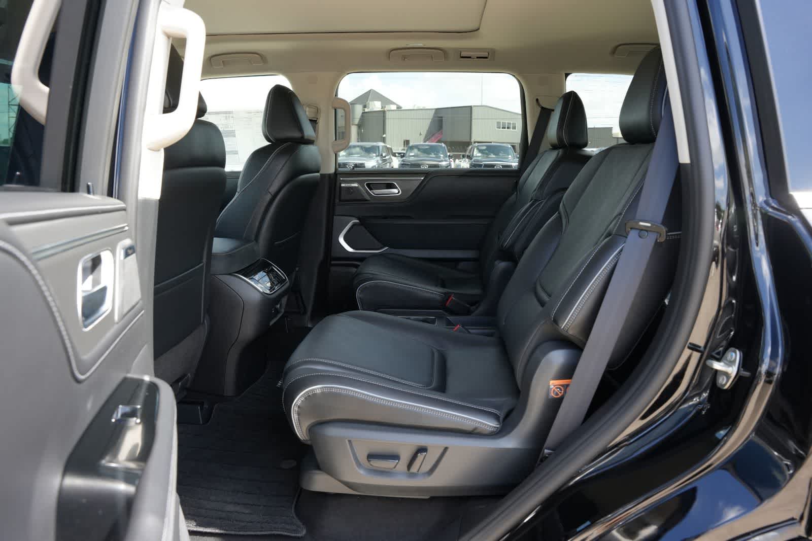 2027 INFINITI QX80 LUXE