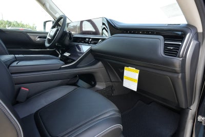 2027 INFINITI QX80 LUXE