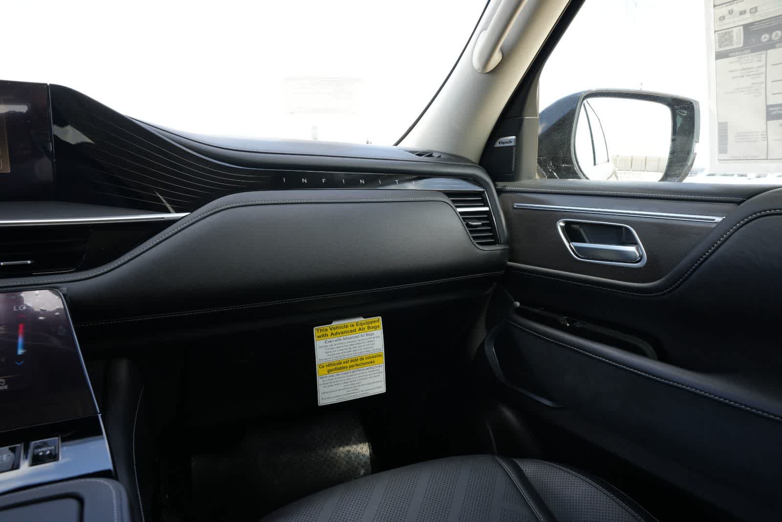 2027 INFINITI QX80 LUXE