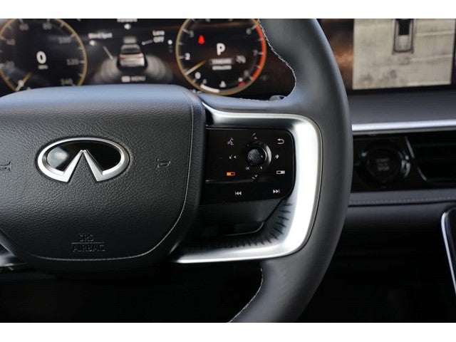 2027 INFINITI QX80 LUXE