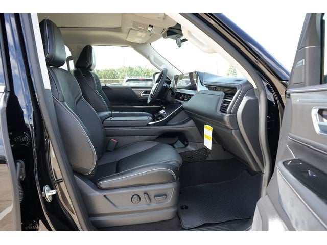 2027 INFINITI QX80 LUXE
