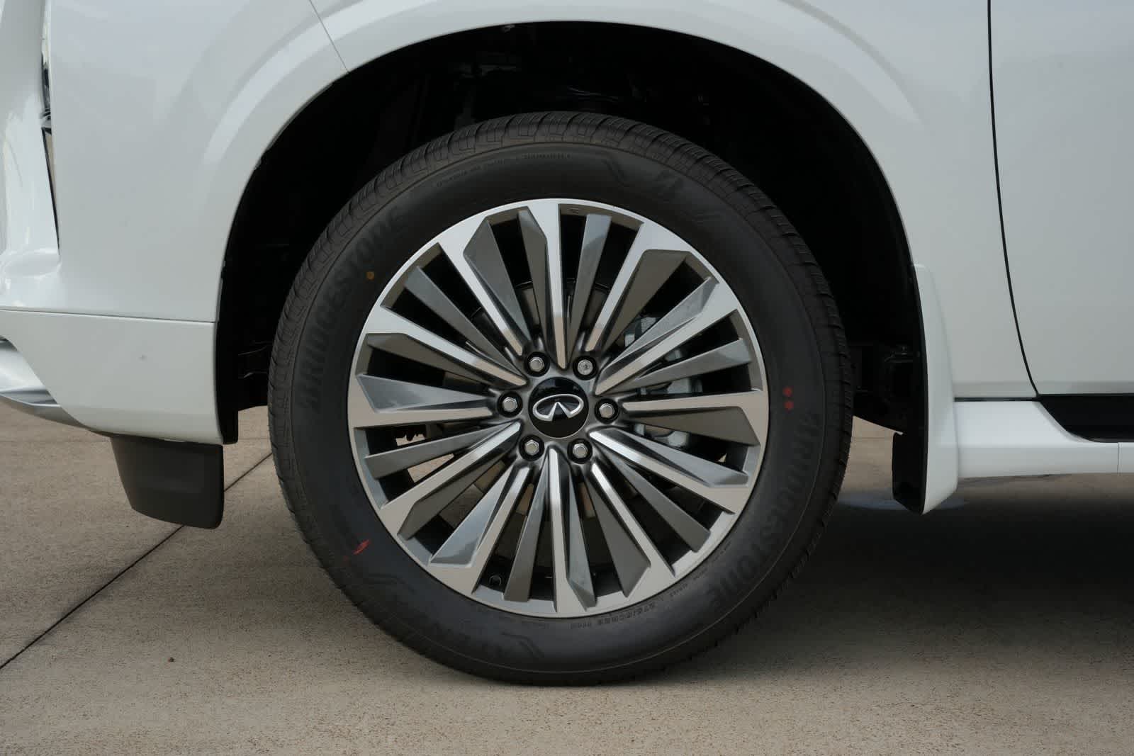 2027 INFINITI QX80 LUXE