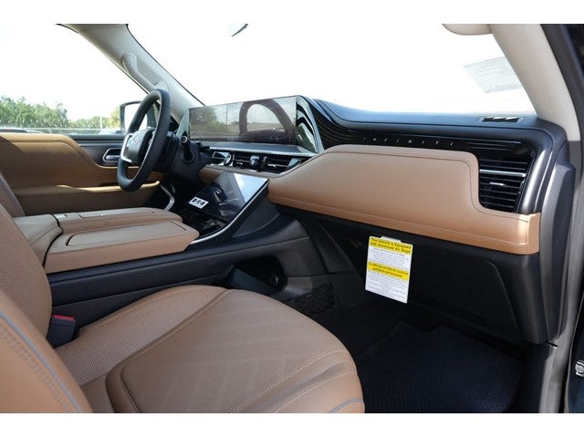 2027 INFINITI QX80 LUXE
