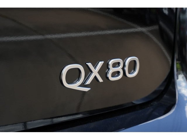 2027 INFINITI QX80 LUXE